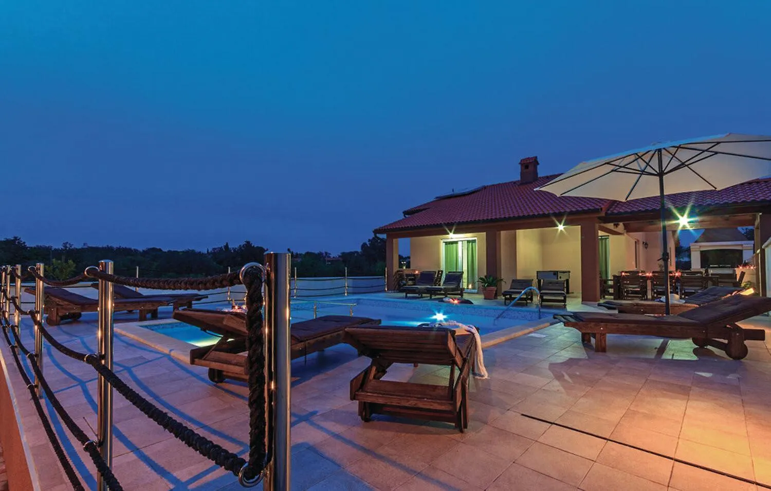Casa Filipana For 8 People Near Pula With Volleyball Pitch And Children Playground 别墅