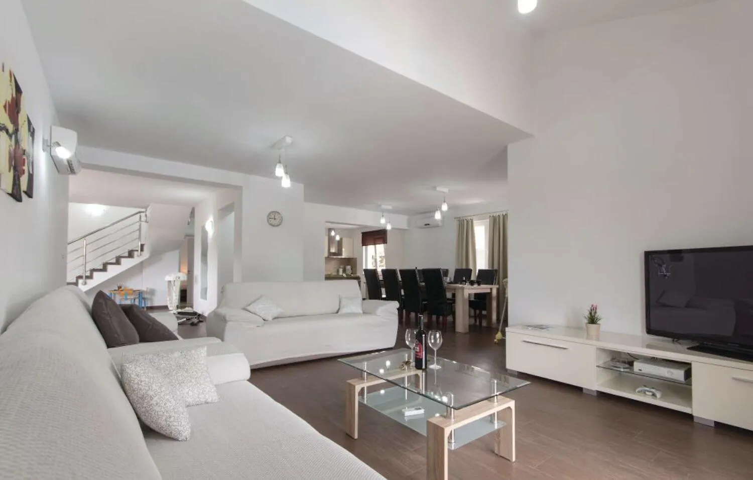 Casa Filipana For 8 People Near Pula With Volleyball Pitch And Children Playground 别墅