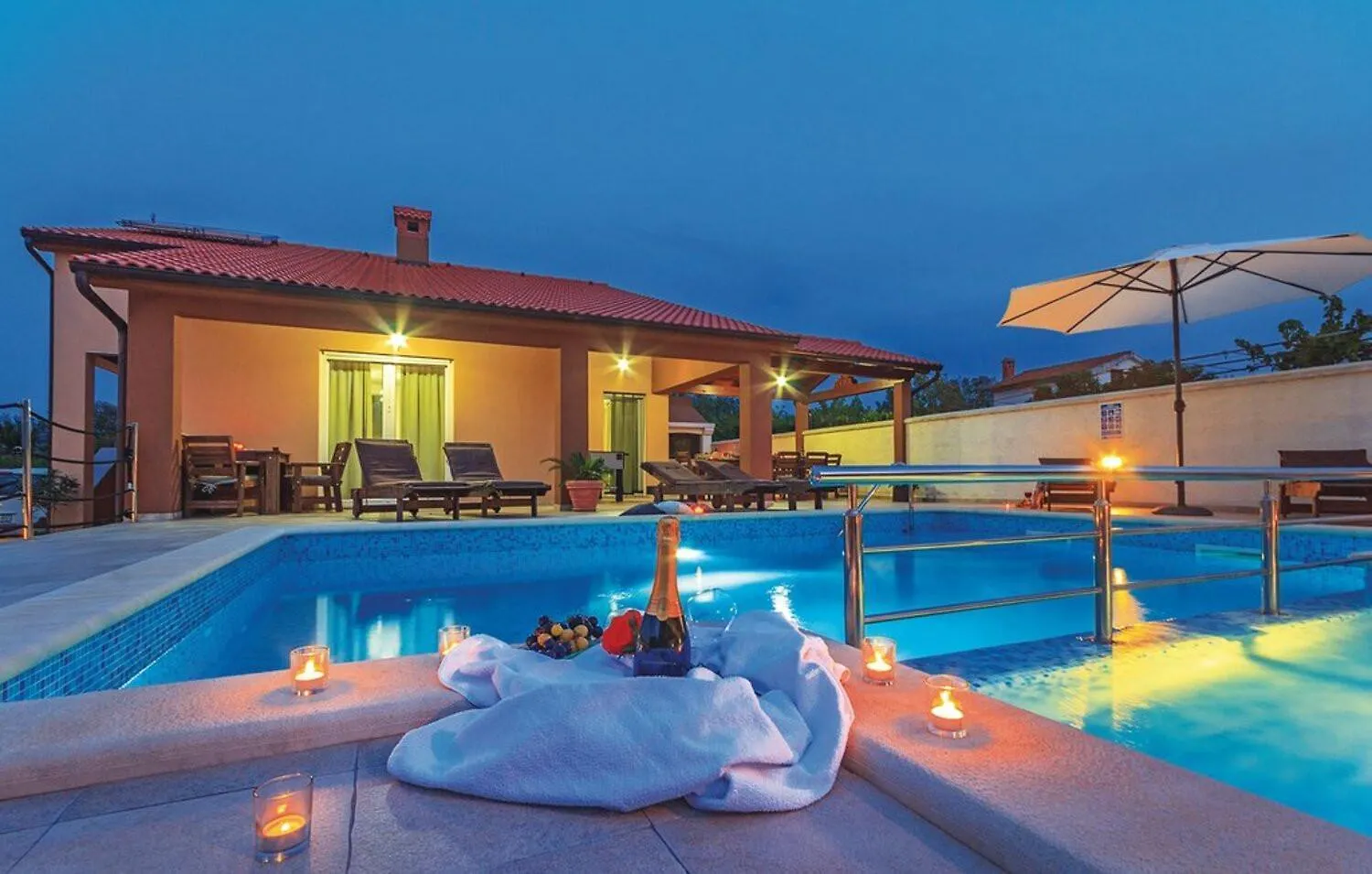Casa Filipana For 8 People Near Pula With Volleyball Pitch And Children Playground