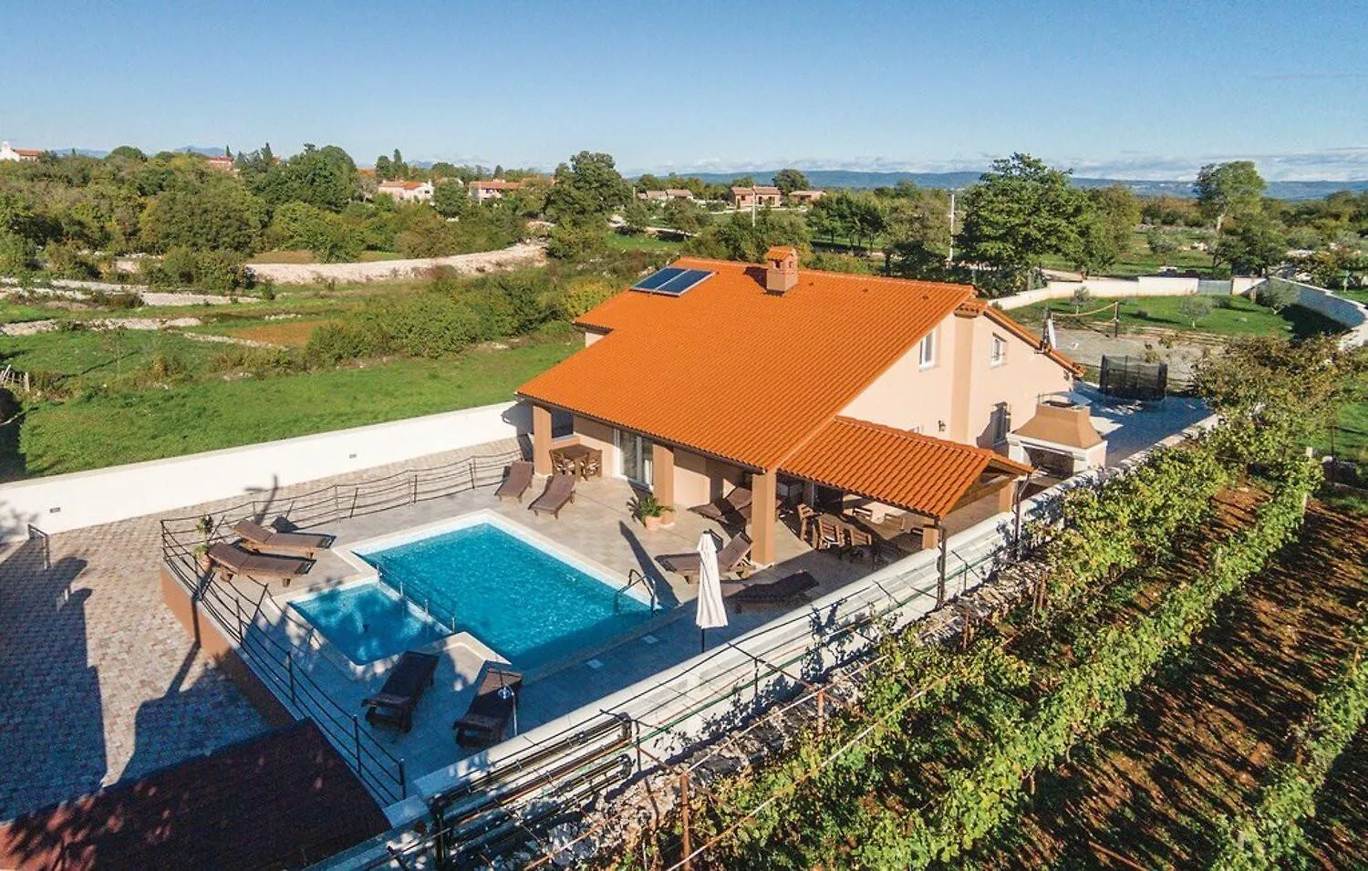 Casa Filipana For 8 People Near Pula With Volleyball Pitch And Children Playground